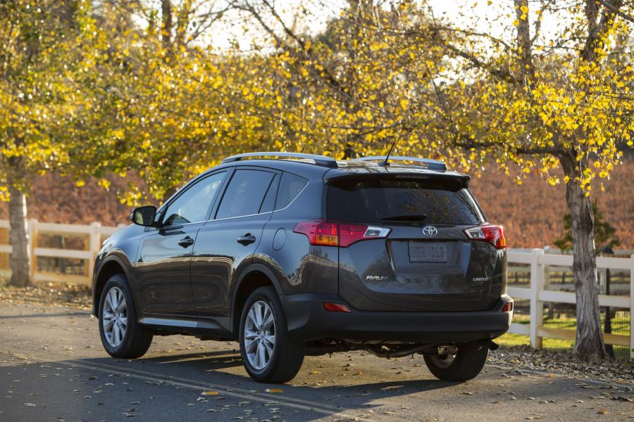  Toyota RAV4 2013 года  (US) (фото 24 из 34)